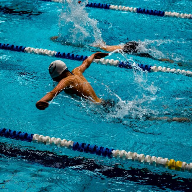 Photo by Richard R. Schünemann person swimming on marathon